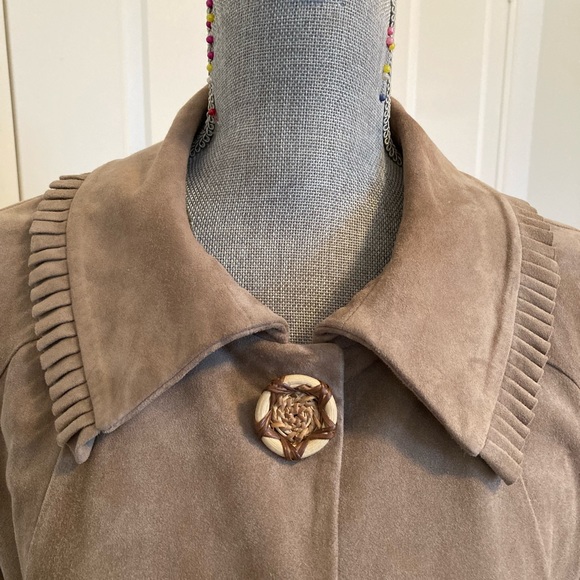 MaxMara Italian suede luxury jacket, size 12-14 - Picture 6 of 12